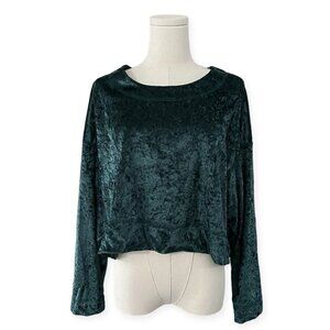 GUYS WHO WEAR SUITS MAKE ME NERVOUS Velvet Top Women L Green Cropped Long Sleeve